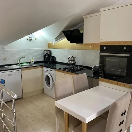 Akbuek Palace Apartman *