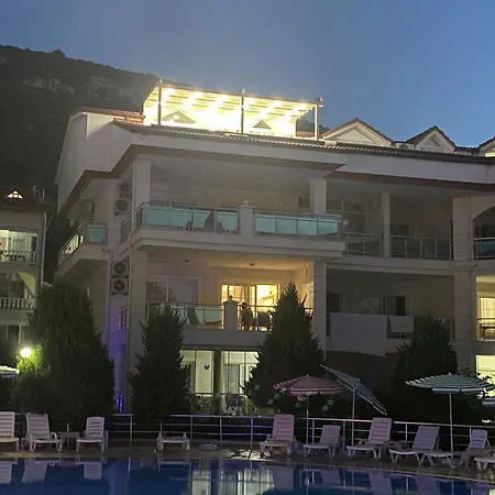 Akbuek Palace Apartman *